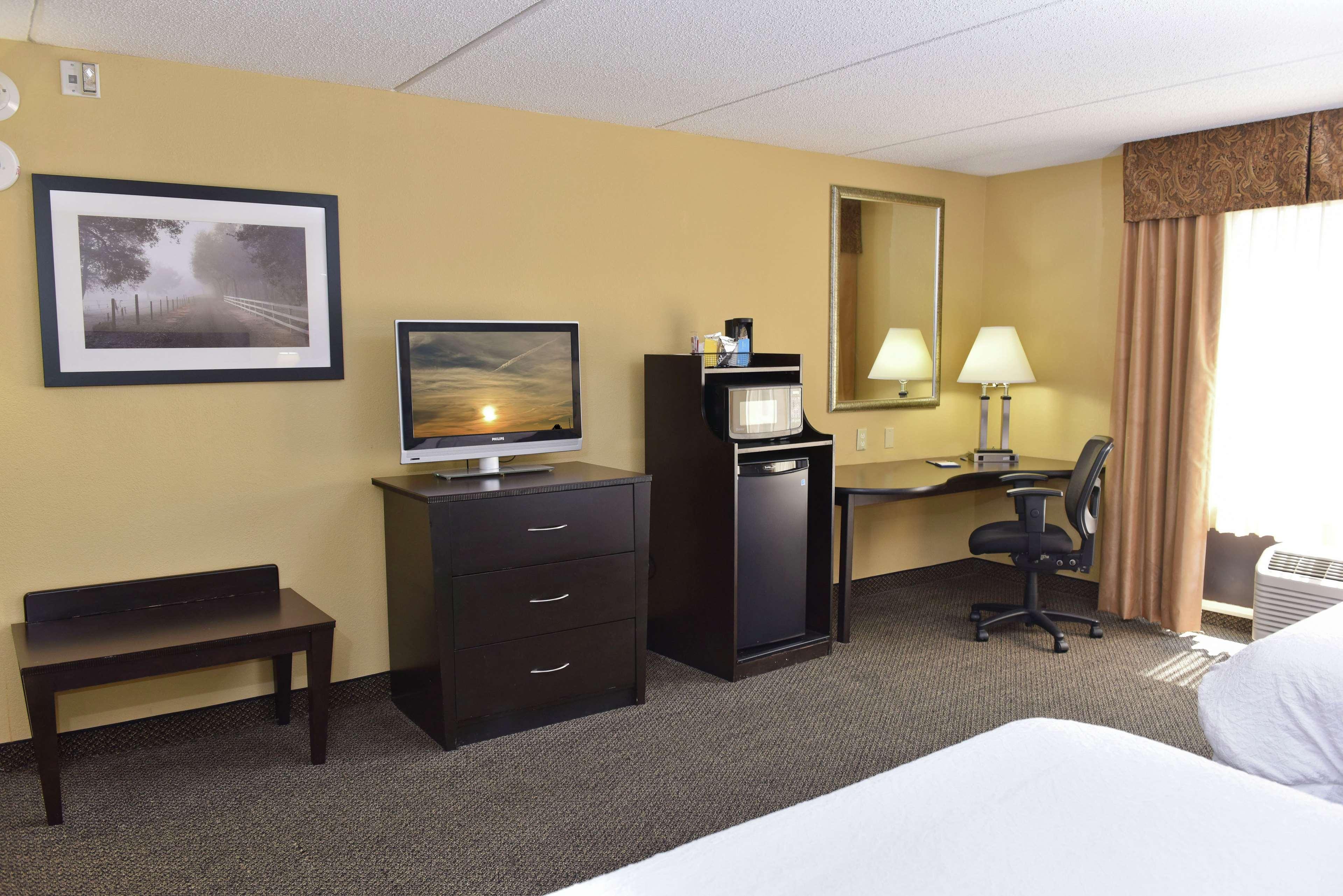 Hampton Inn & Suites Alexandria Exterior foto
