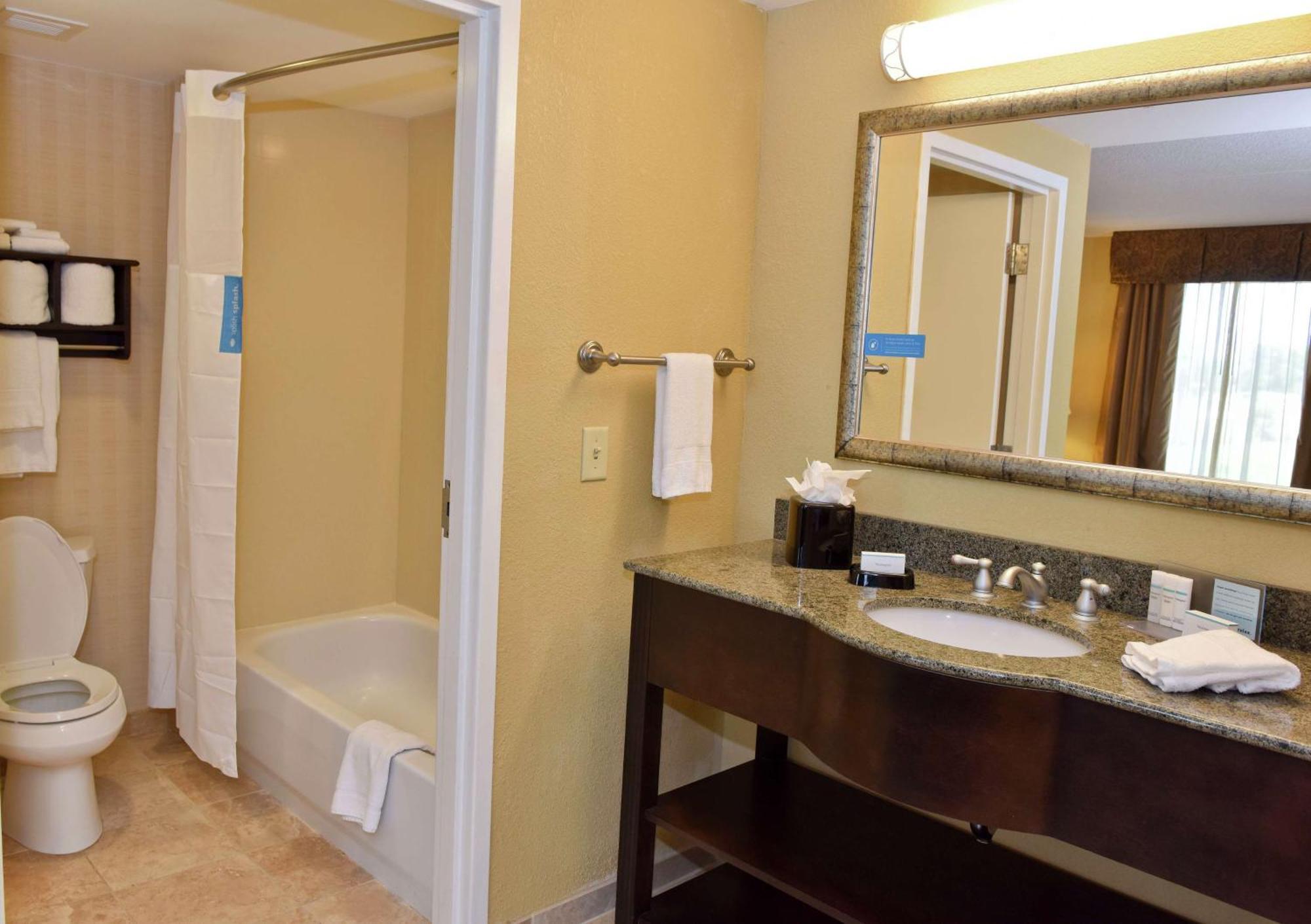Hampton Inn & Suites Alexandria Exterior foto
